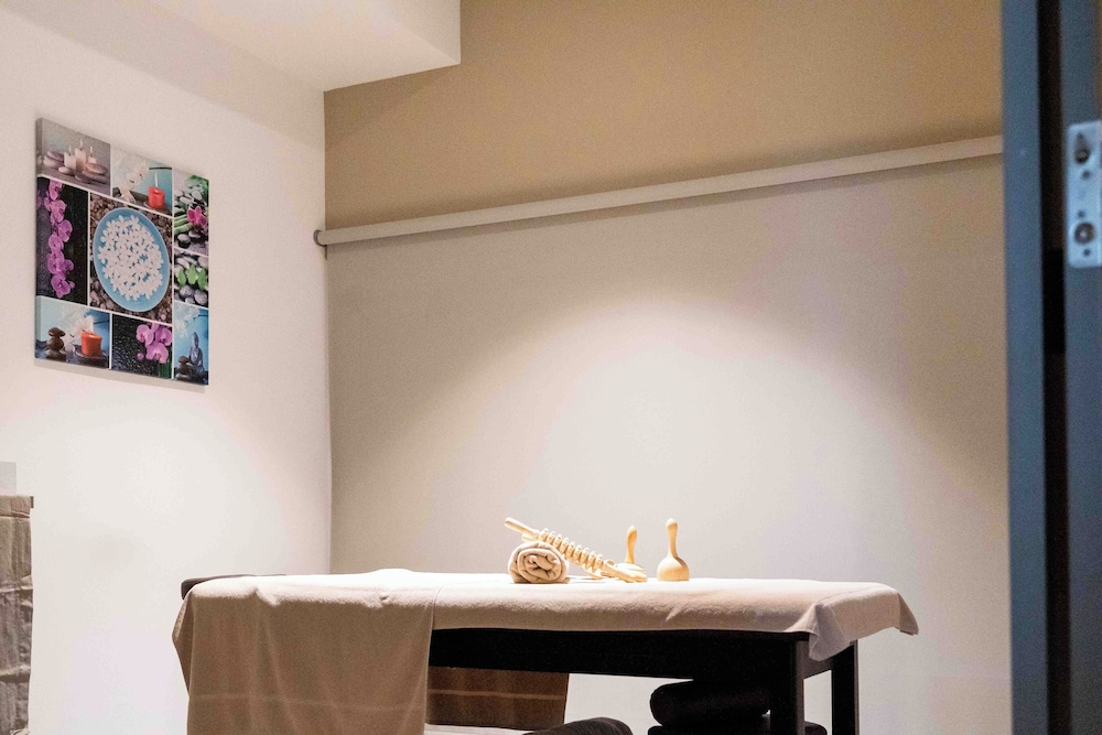 Hotel Planas — Spa in Salou, Catalonia