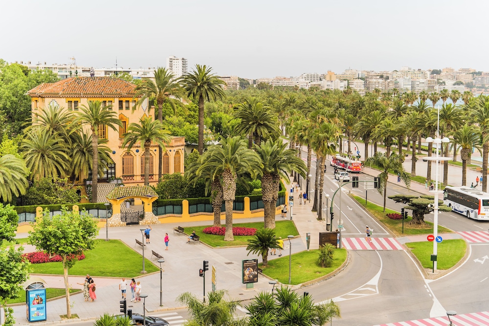 Hotel Planas — Attractions in the area in Salou, Catalonia