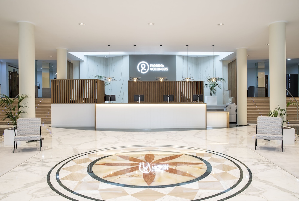 Hotel Benidorm East by Pierre & Vacances — Hotel building in Benidorm, Valencian Community