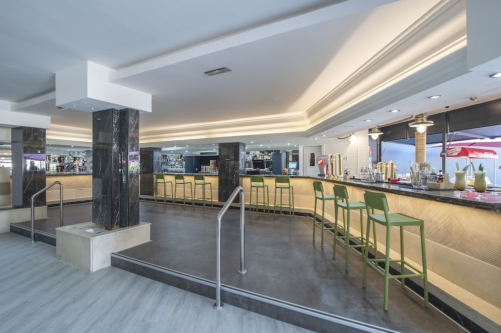 Hotel Benidorm East by Pierre & Vacances — Restaurant & bars in Benidorm, Valencian Community