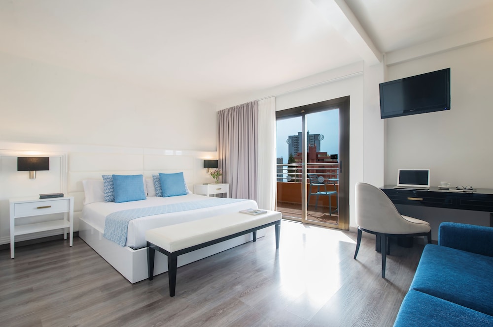 Hotel Benidorm East by Pierre & Vacances — Hotel rooms in Benidorm, Valencian Community