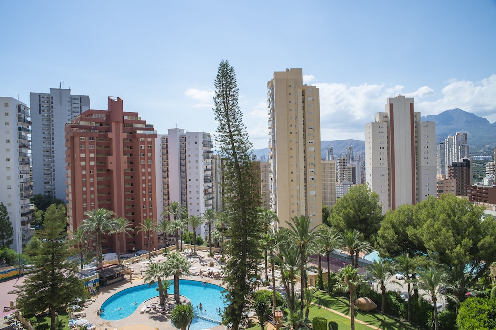 Hotel Benidorm East by Pierre & Vacances — Swimming pool in Benidorm, Valencian Community