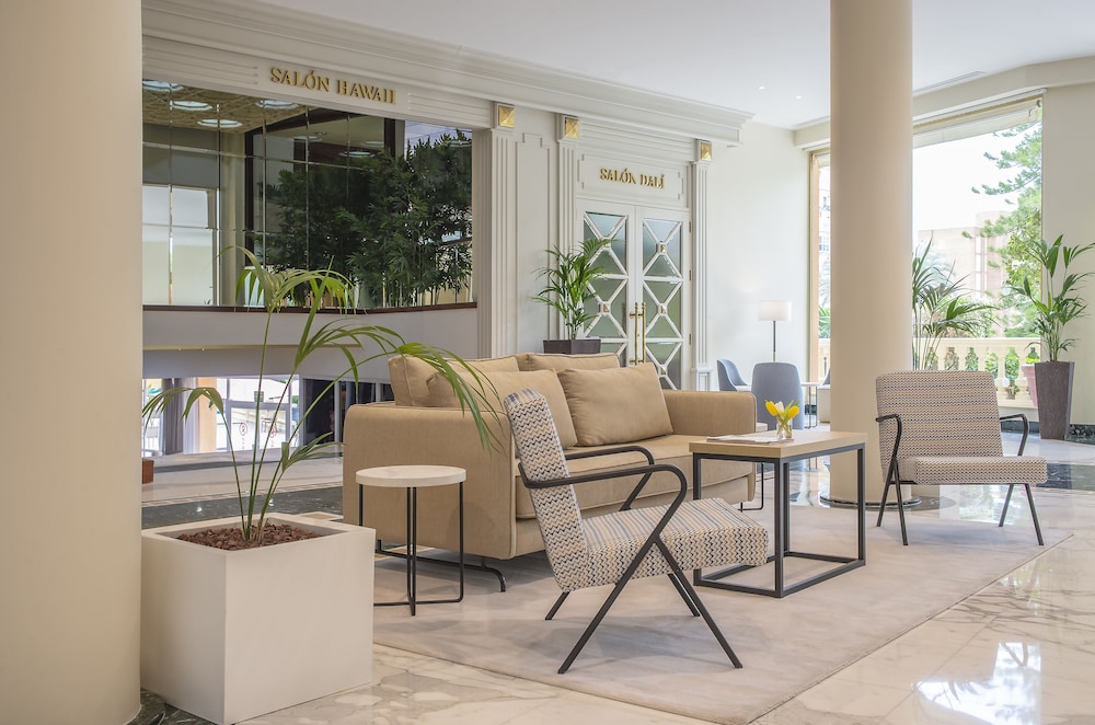 Hotel Benidorm East by Pierre & Vacances — Hotel building in Benidorm, Valencian Community