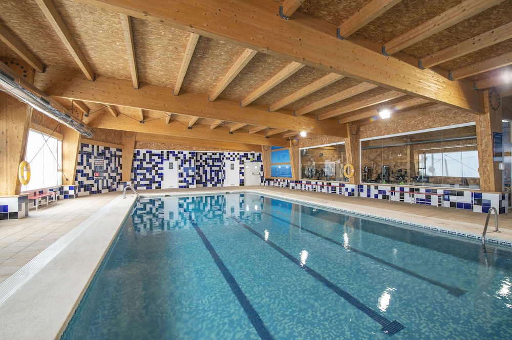 Hotel Benidorm East by Pierre & Vacances — Swimming pool in Benidorm, Valencian Community