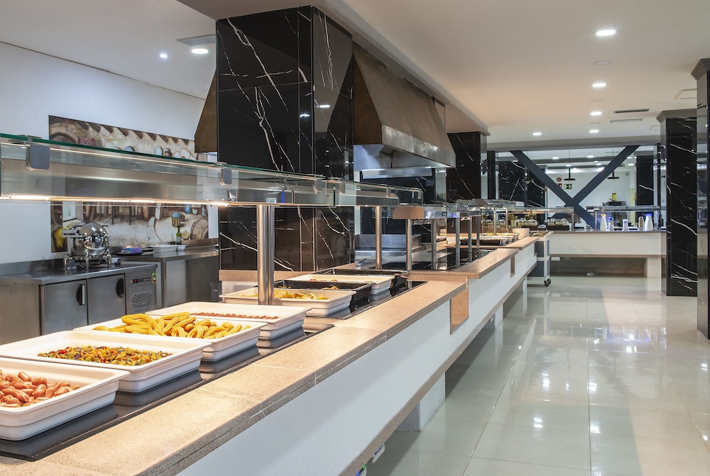Hotel Benidorm East by Pierre & Vacances — Restaurant & bars in Benidorm, Valencian Community