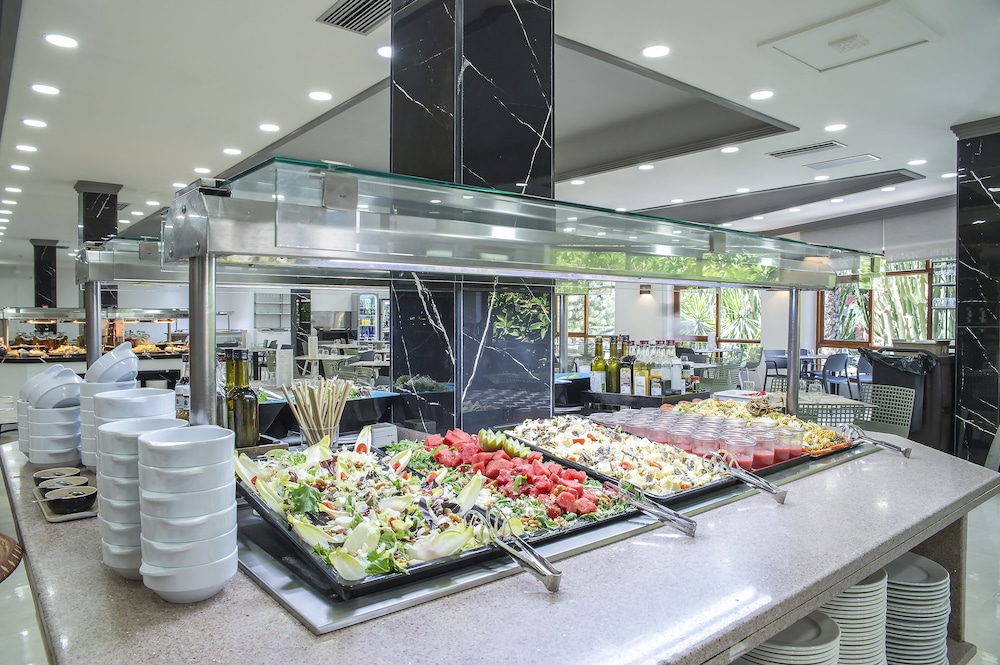 Hotel Benidorm East by Pierre & Vacances — Restaurant & bars in Benidorm, Valencian Community