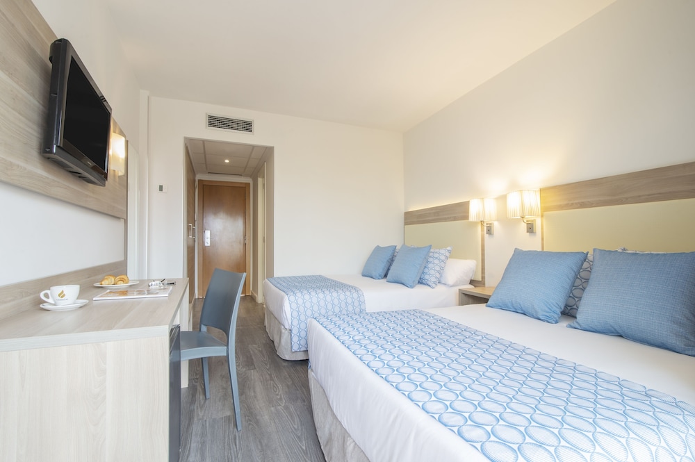 Hotel Benidorm East by Pierre & Vacances — Hotel rooms in Benidorm, Valencian Community