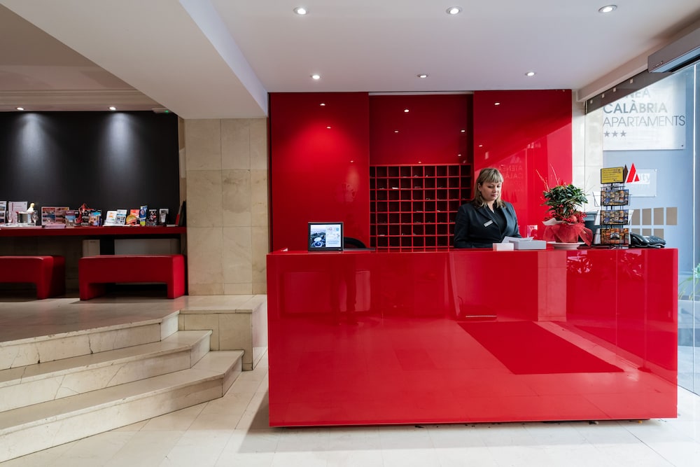 Aparthotel Atenea Calabria — Hotel building in Barcelona, Catalonia