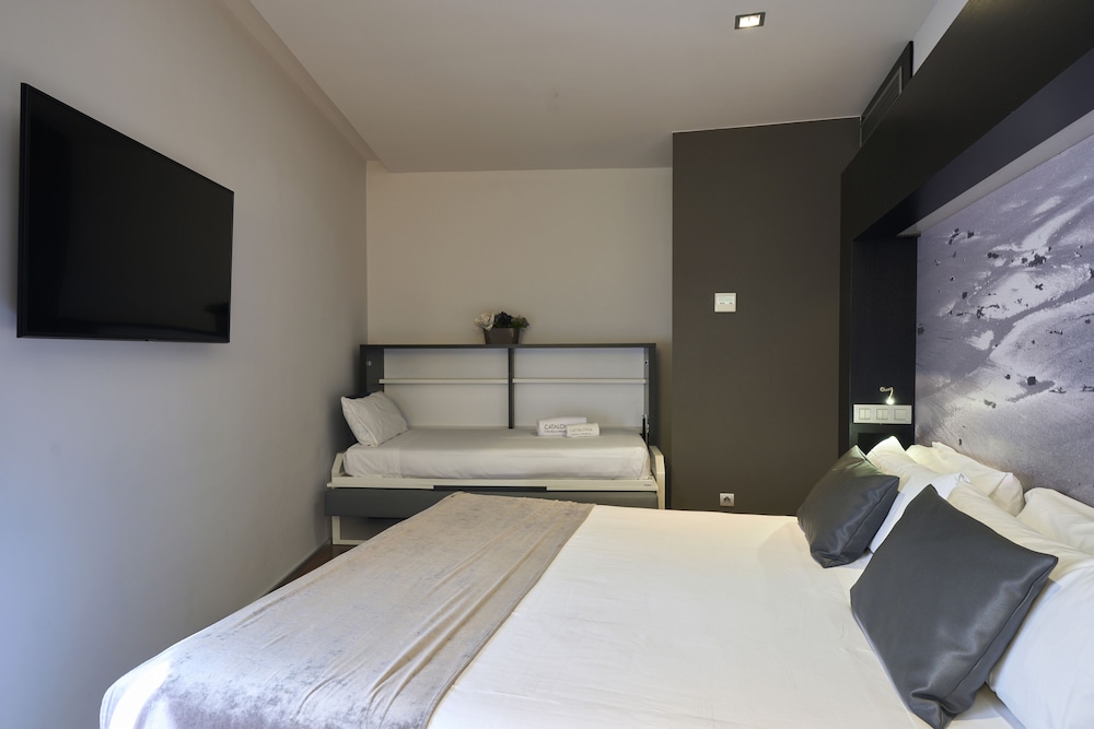 Catalonia Catedral Hotel — Hotel rooms in Barcelona, Catalonia