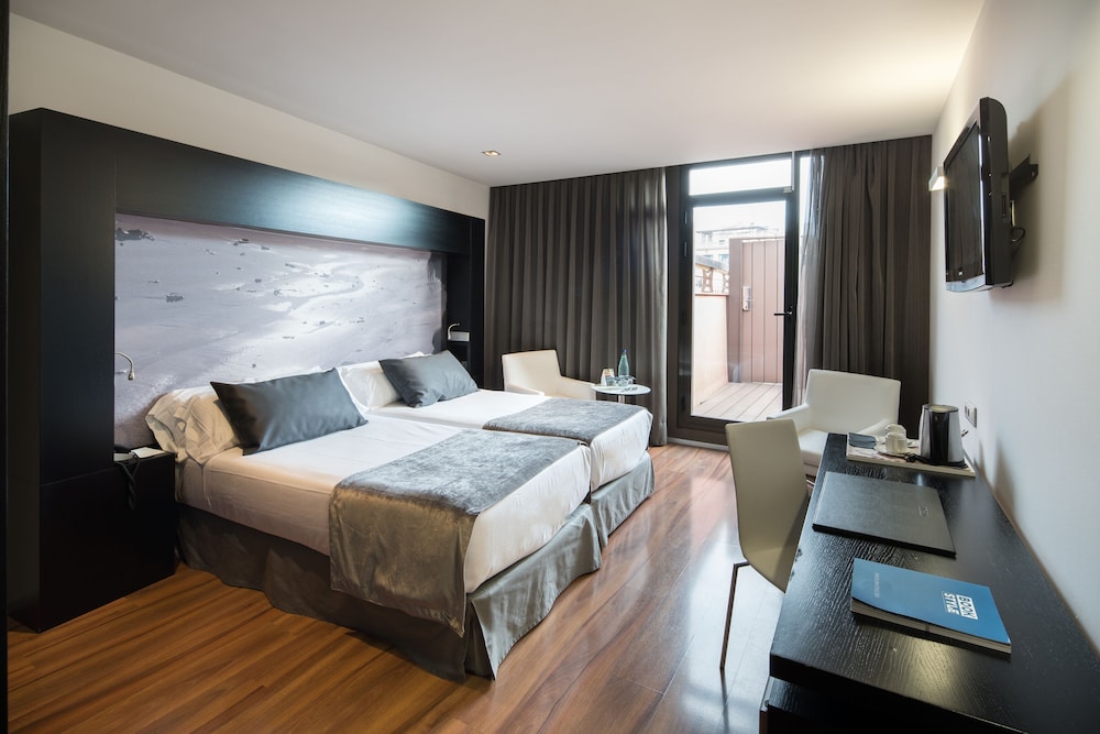 Catalonia Catedral Hotel — Hotel rooms in Barcelona, Catalonia