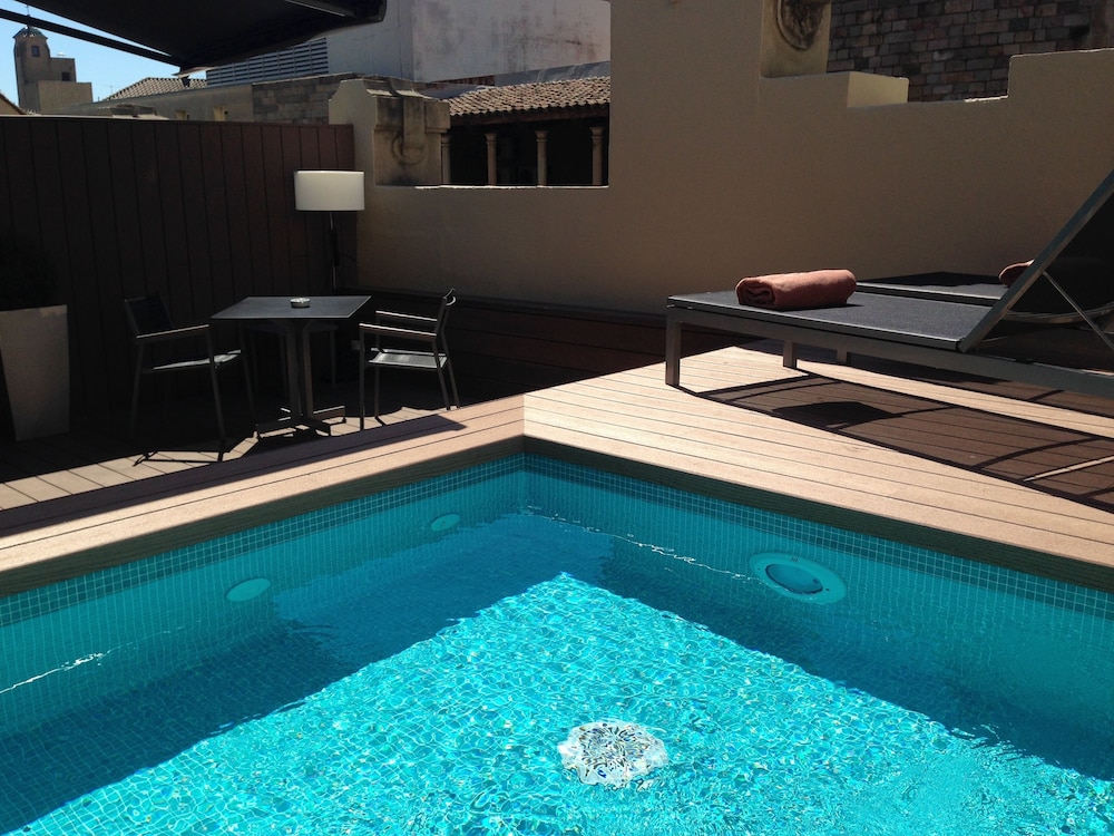 Catalonia Catedral Hotel — Swimming pool in Barcelona, Catalonia