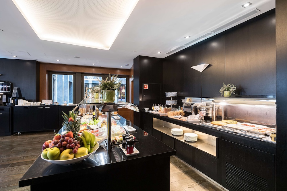 Catalonia Catedral Hotel — Restaurant & bars in Barcelona, Catalonia