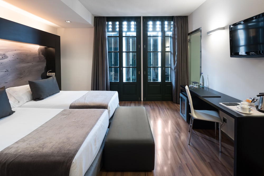 Catalonia Catedral Hotel — Hotel rooms in Barcelona, Catalonia