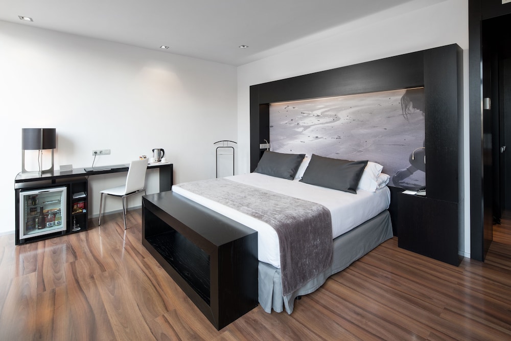 Catalonia Catedral Hotel — Hotel rooms in Barcelona, Catalonia
