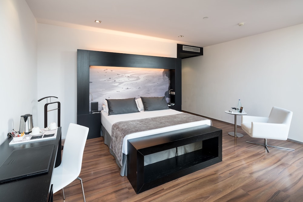 Catalonia Catedral Hotel — Hotel rooms in Barcelona, Catalonia