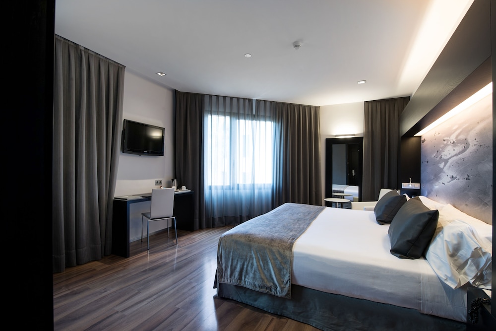 Catalonia Catedral Hotel — Hotel rooms in Barcelona, Catalonia