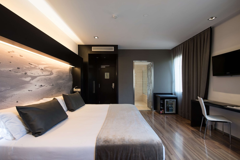 Catalonia Catedral Hotel — Hotel rooms in Barcelona, Catalonia