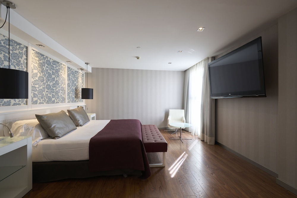 Catalonia Catedral Hotel — Hotel rooms in Barcelona, Catalonia