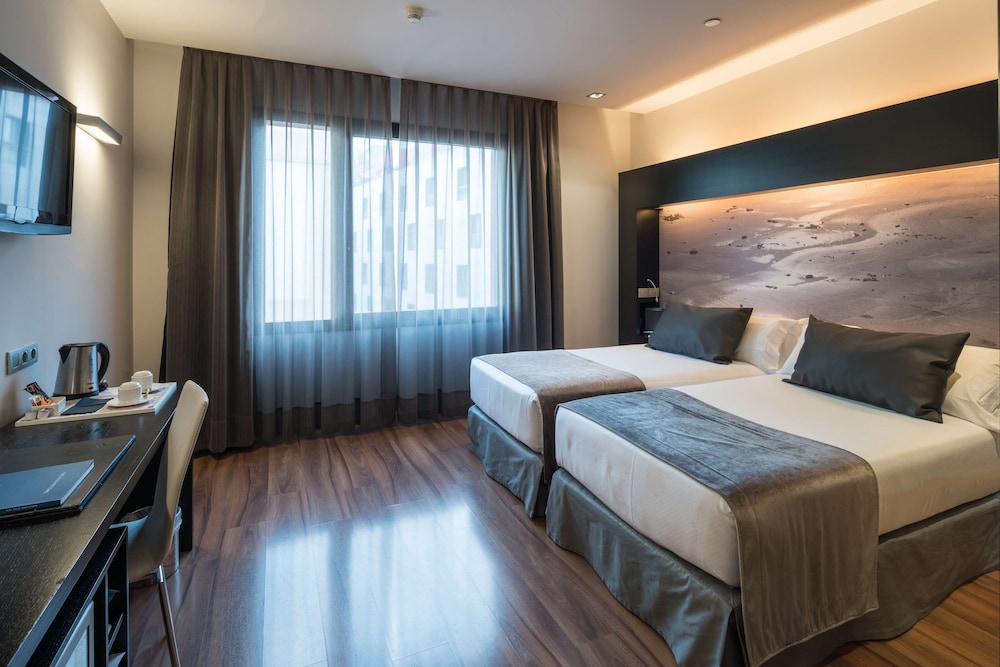 Catalonia Catedral Hotel — Hotel rooms in Barcelona, Catalonia