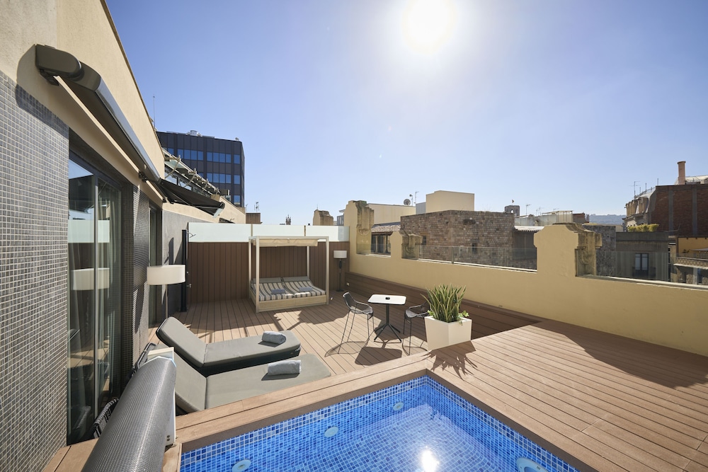 Catalonia Catedral Hotel — Swimming pool in Barcelona, Catalonia