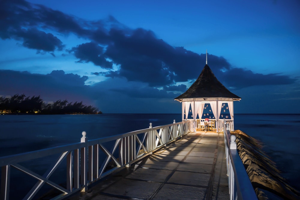 Half Moon — Restaurant & bars in Montego Bay