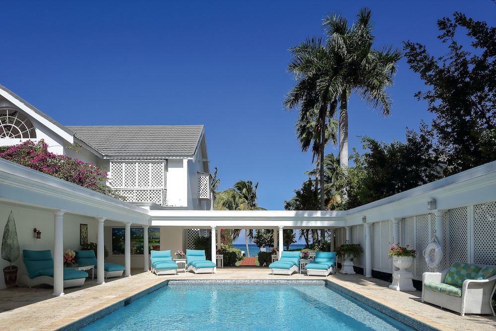 Half Moon — Swimming pool in Montego Bay