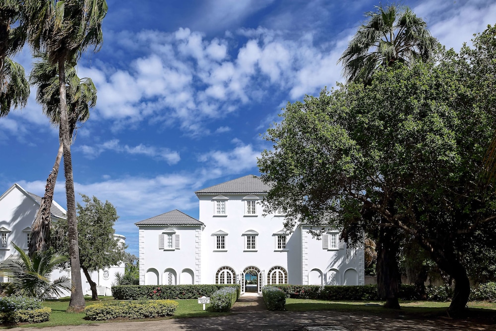 Half Moon — Hotel building in Montego Bay