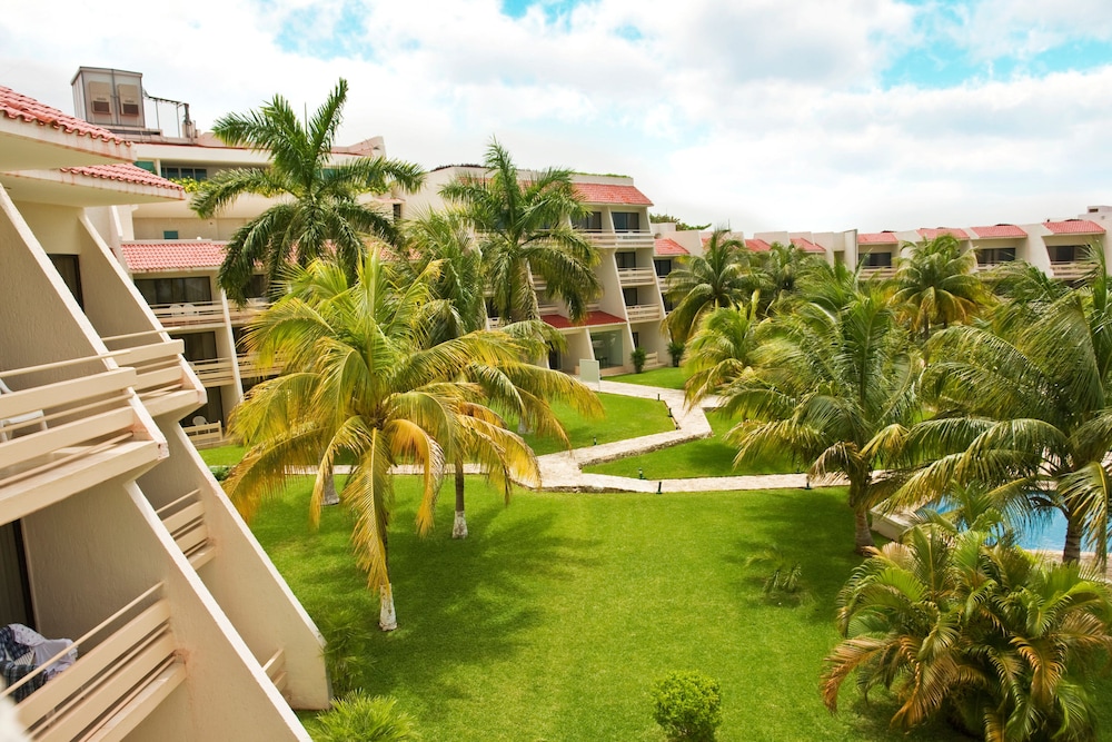 Ocean Spa Hotel – All Inclusive — Hotel building in Cancun, Quintana Roo