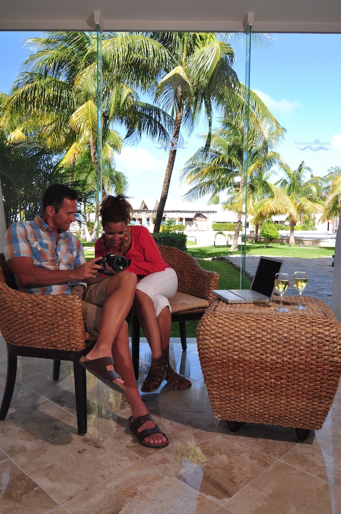 Ocean Spa Hotel – All Inclusive — Hotel building in Cancun, Quintana Roo