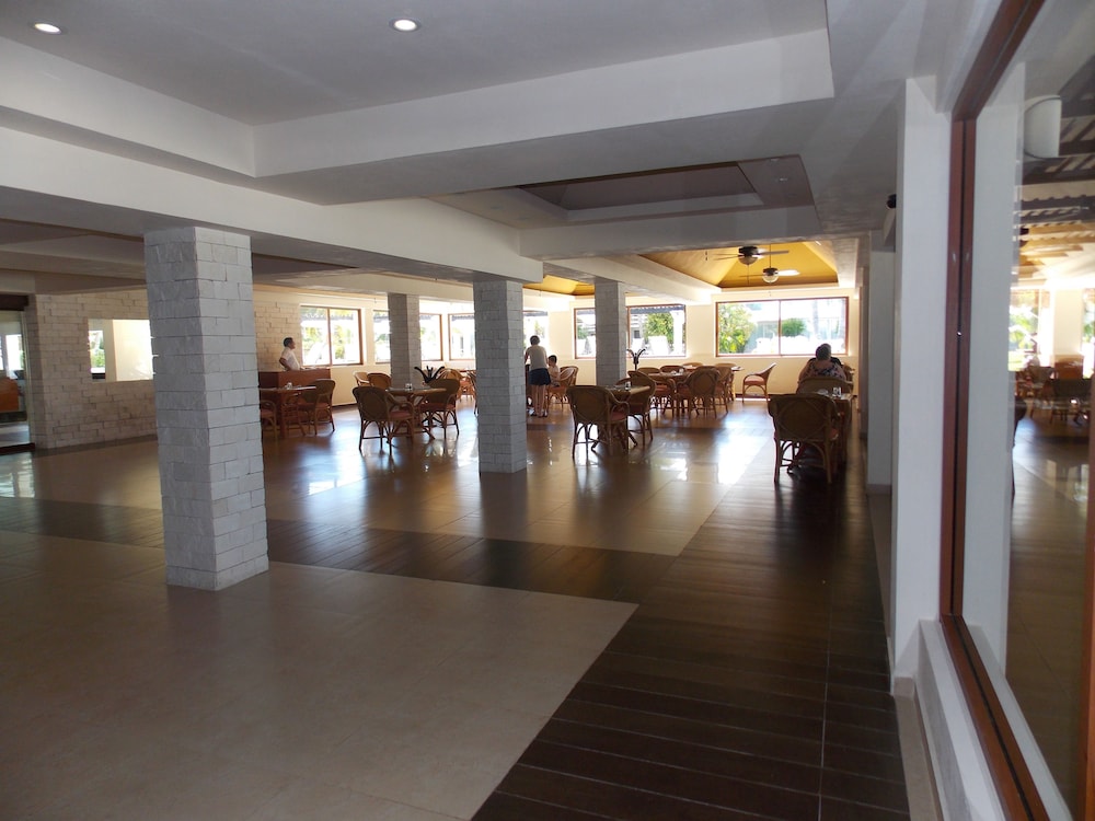 Ocean Spa Hotel – All Inclusive — Restaurant & bars in Cancun, Quintana Roo
