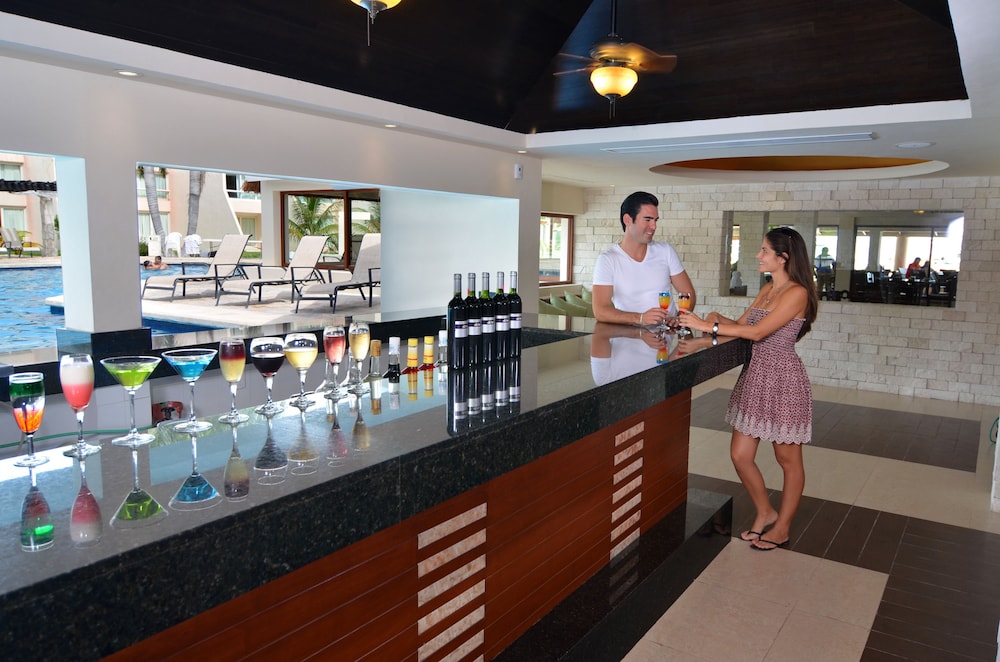 Ocean Spa Hotel – All Inclusive — Restaurant & bars in Cancun, Quintana Roo