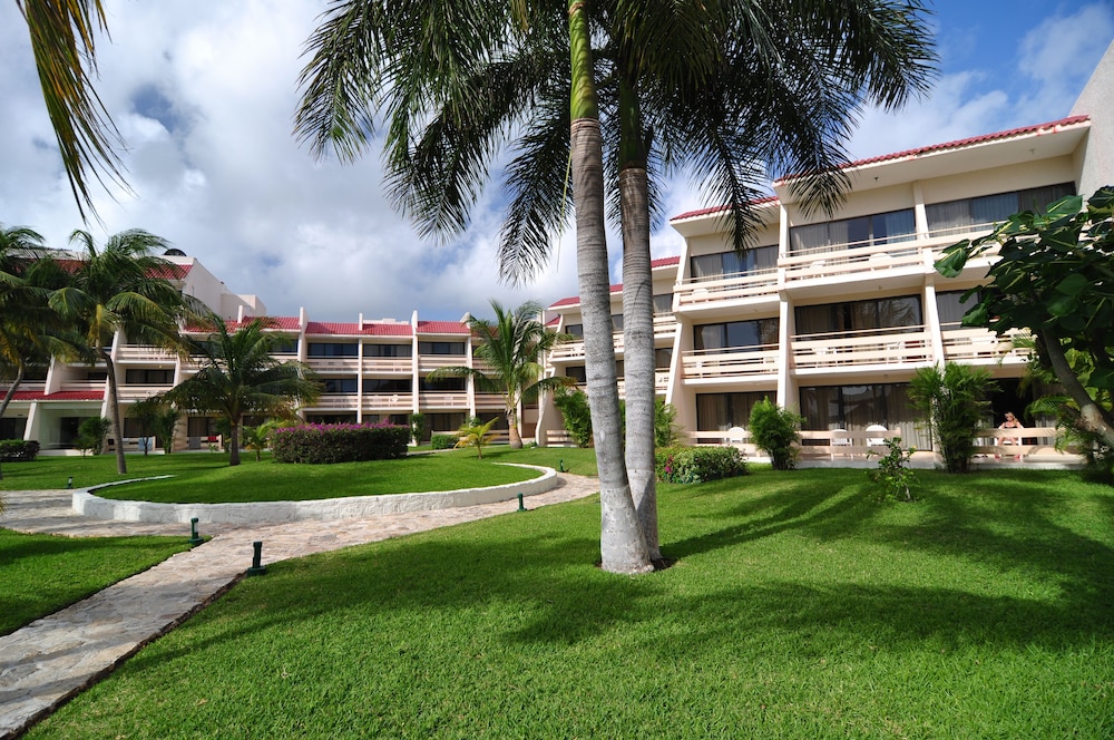 Ocean Spa Hotel – All Inclusive — Hotel building in Cancun, Quintana Roo
