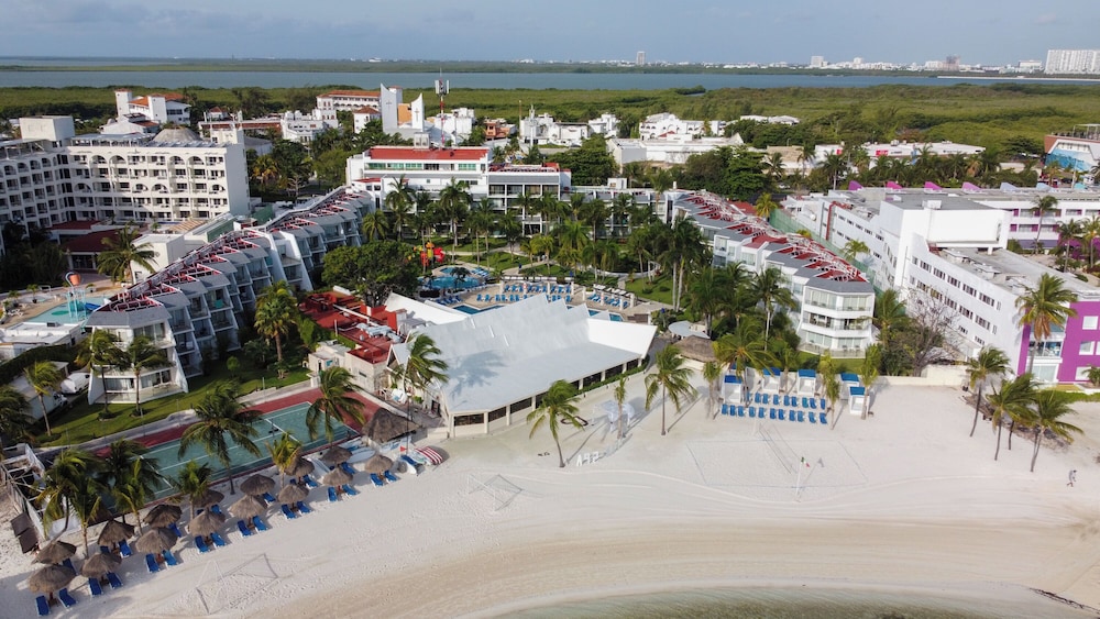 Ocean Spa Hotel – All Inclusive — Main photo in Cancun, Quintana Roo
