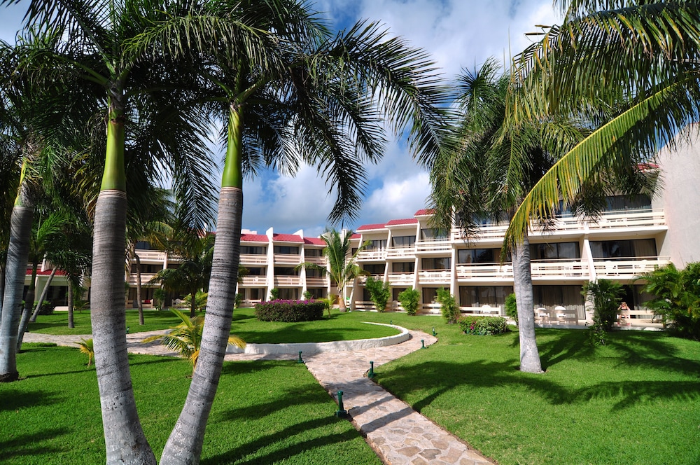 Ocean Spa Hotel – All Inclusive — Hotel building in Cancun, Quintana Roo