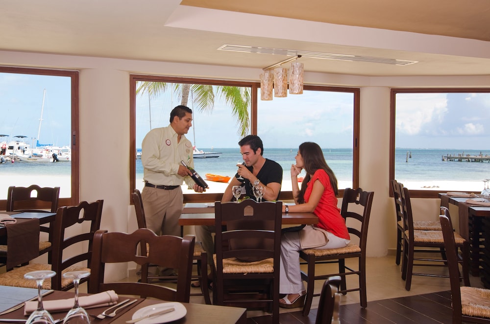 Ocean Spa Hotel – All Inclusive — Restaurant & bars in Cancun, Quintana Roo