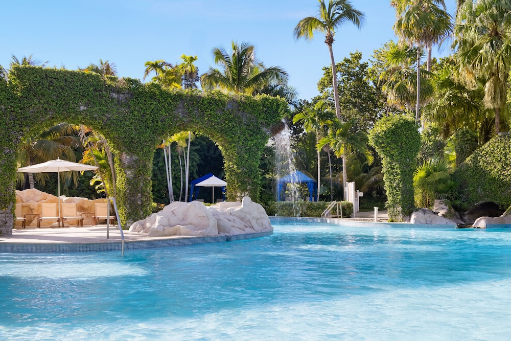 Dreams Rose Hall Resort & Spa - All Inclusive — Swimming pool in Montego Bay