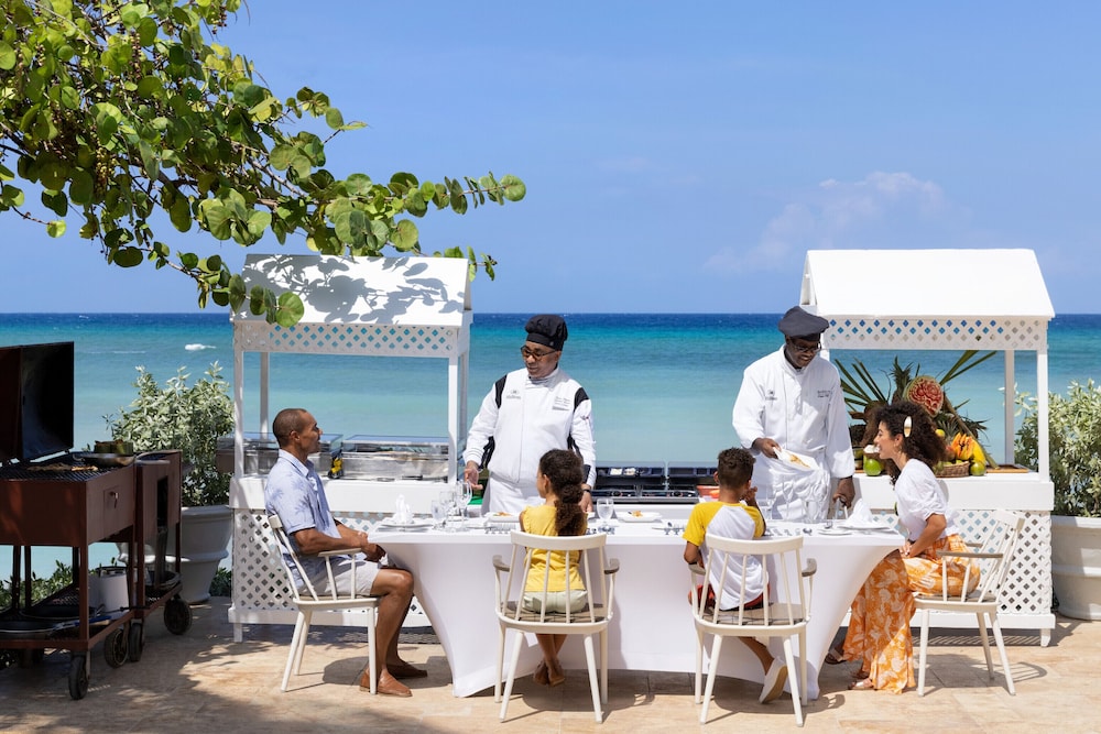 Dreams Rose Hall Resort & Spa - All Inclusive — Restaurant & bars in Montego Bay