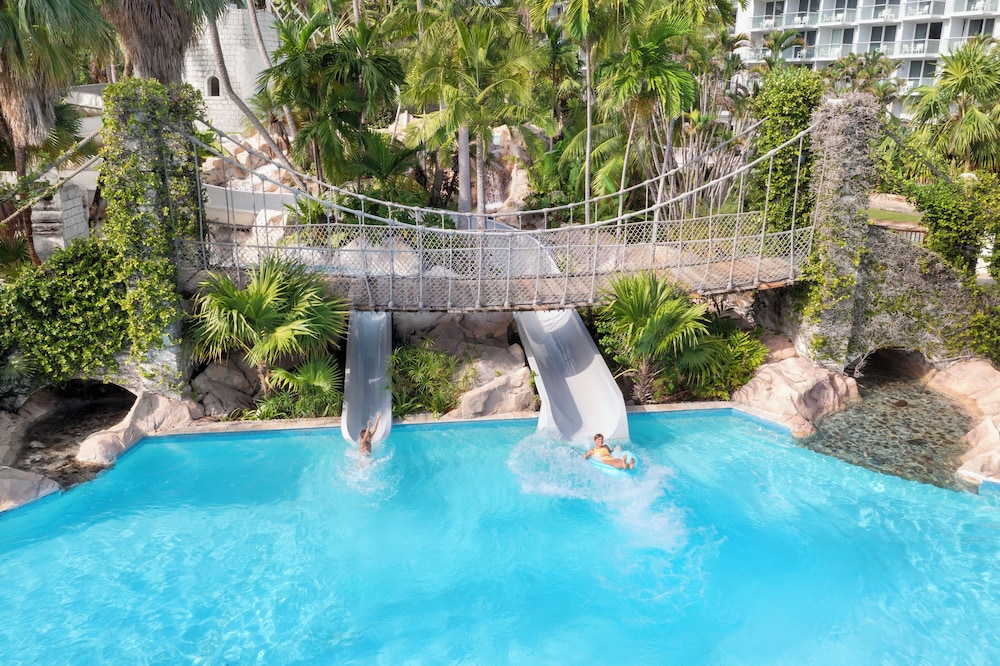 Dreams Rose Hall Resort & Spa - All Inclusive — Swimming pool in Montego Bay