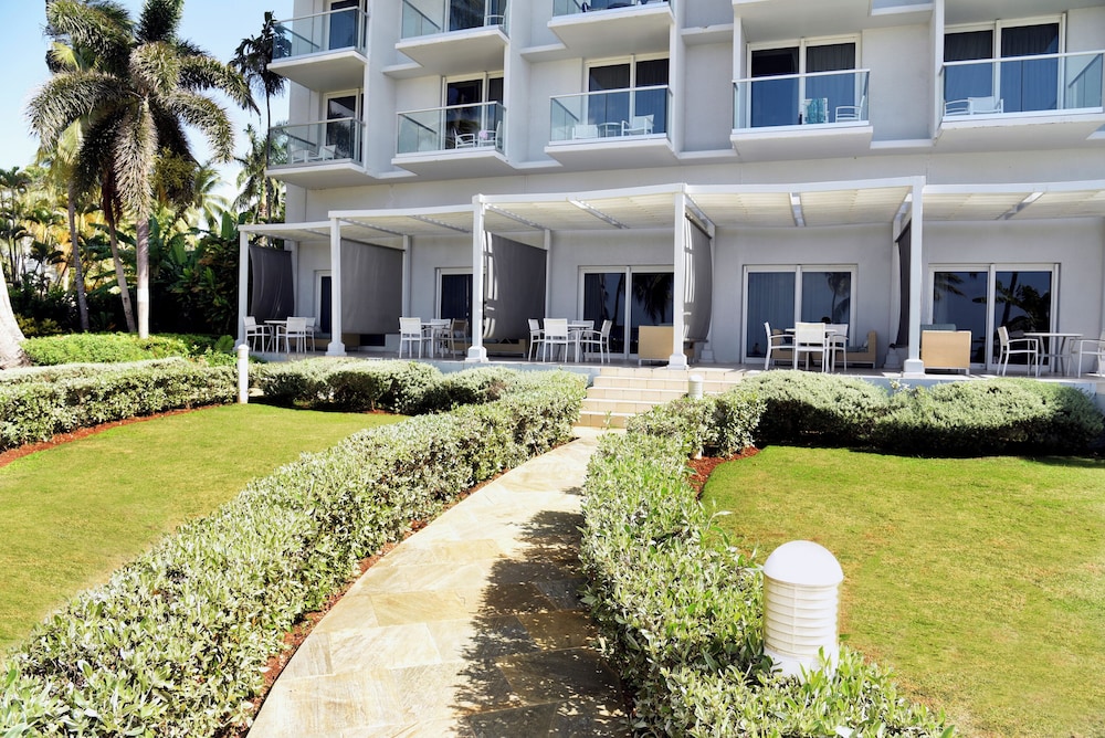 Dreams Rose Hall Resort & Spa - All Inclusive — Hotel building in Montego Bay