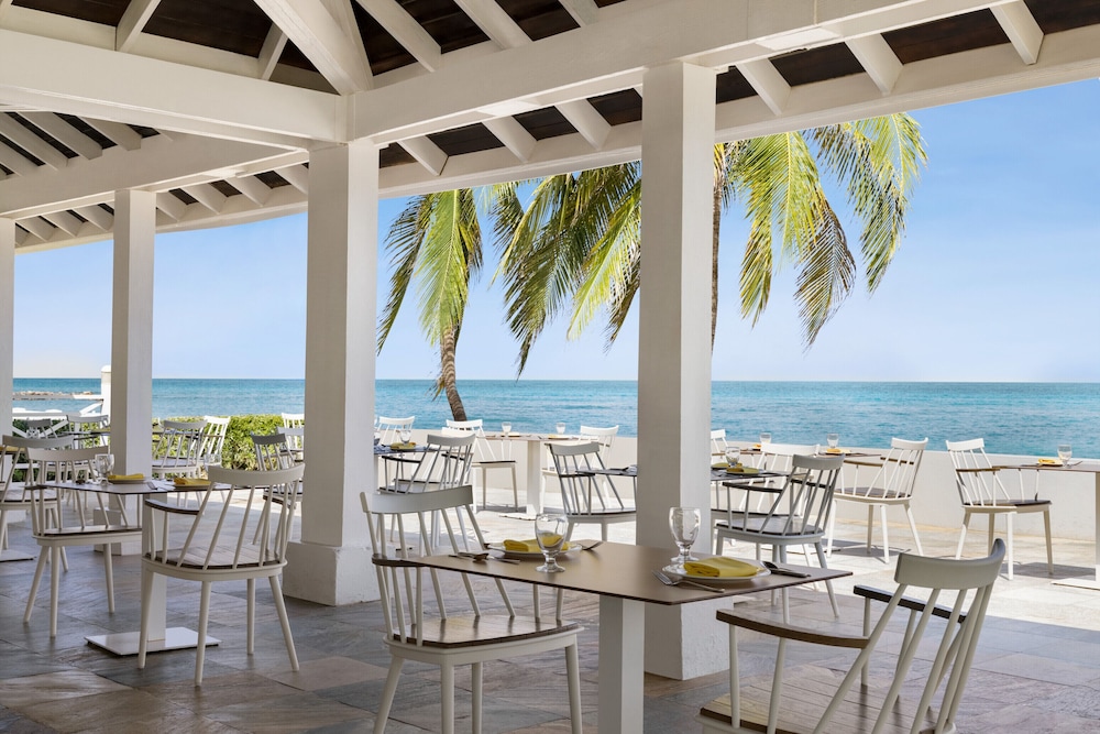 Dreams Rose Hall Resort & Spa - All Inclusive — Restaurant & bars in Montego Bay