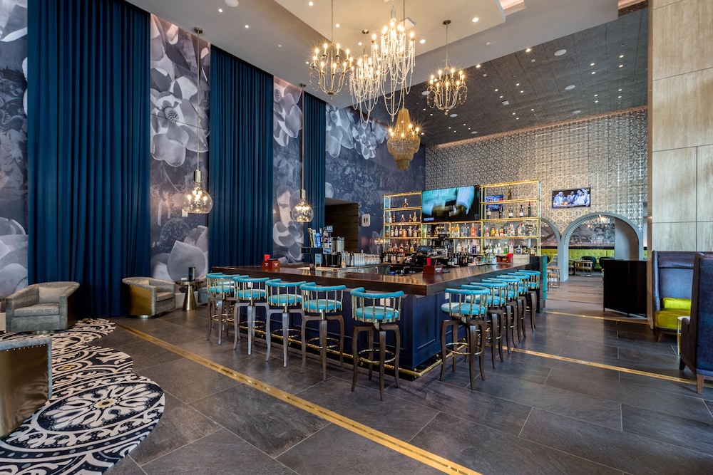 Hotel Indigo Los Angeles Downtown by IHG — Restaurant & bars in Los Angeles, California