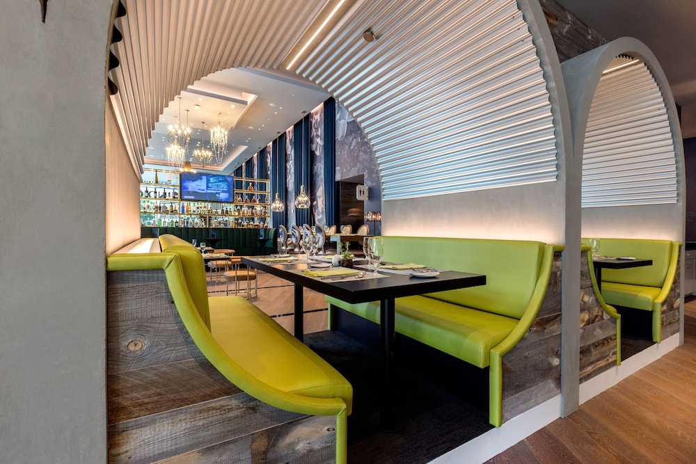 Hotel Indigo Los Angeles Downtown by IHG — Restaurant & bars in Los Angeles, California