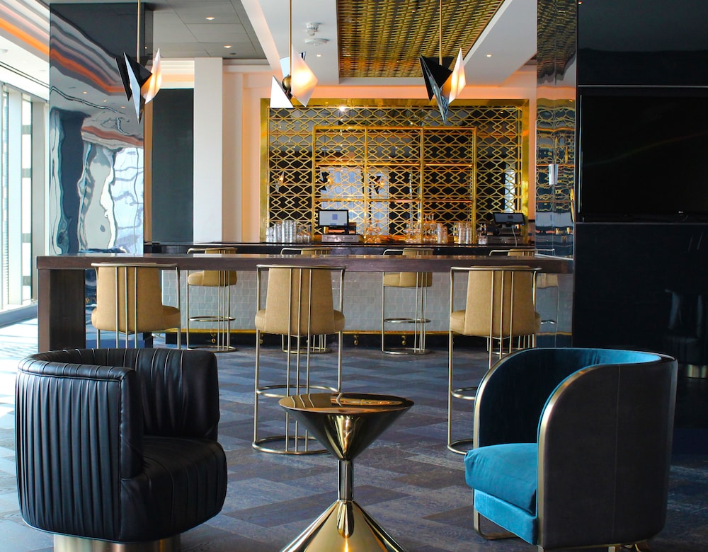 Hotel Indigo Los Angeles Downtown by IHG — Restaurant & bars in Los Angeles, California