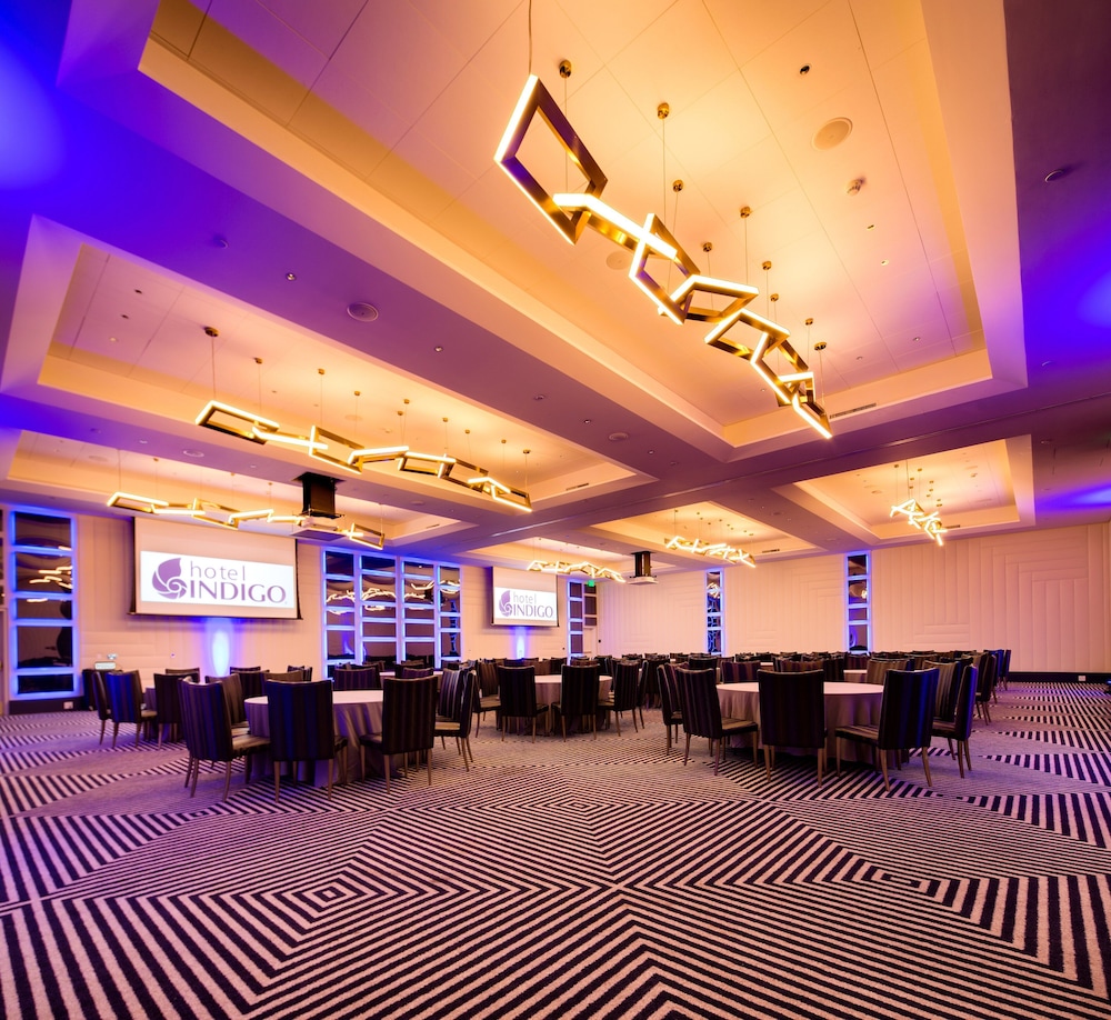 Hotel Indigo Los Angeles Downtown by IHG — Restaurant & bars in Los Angeles, California