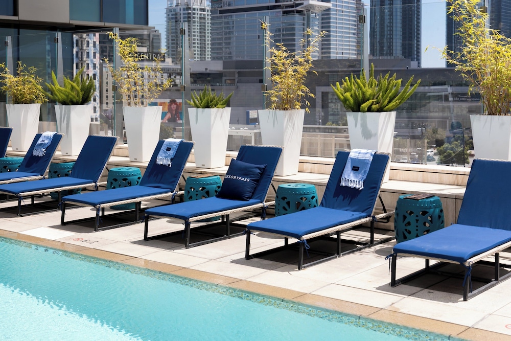 Hotel Indigo Los Angeles Downtown by IHG — Swimming pool in Los Angeles, California