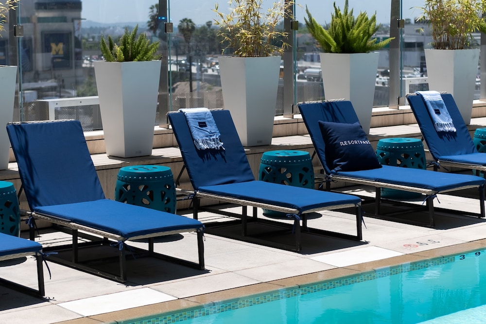Hotel Indigo Los Angeles Downtown by IHG — Swimming pool in Los Angeles, California