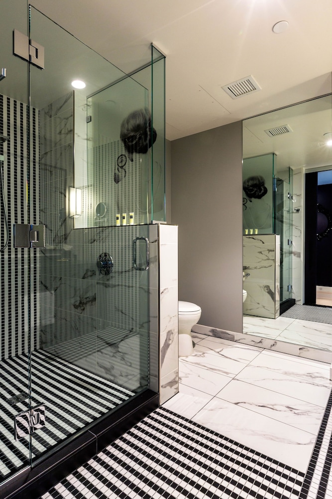 Hotel Indigo Los Angeles Downtown by IHG — Hotel rooms in Los Angeles, California