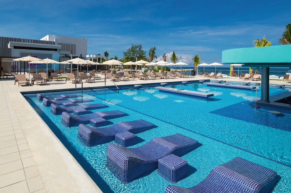 Hotel Riu Montego Bay - Adults Only - All Inclusive — Swimming pool in Montego Bay