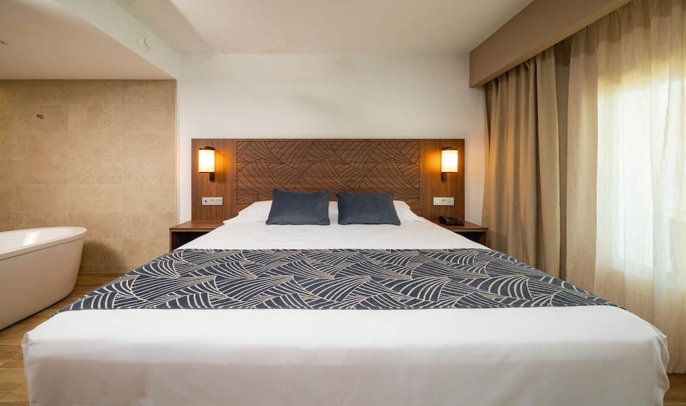 Hotel Riu Montego Bay - Adults Only - All Inclusive — Hotel rooms in Montego Bay