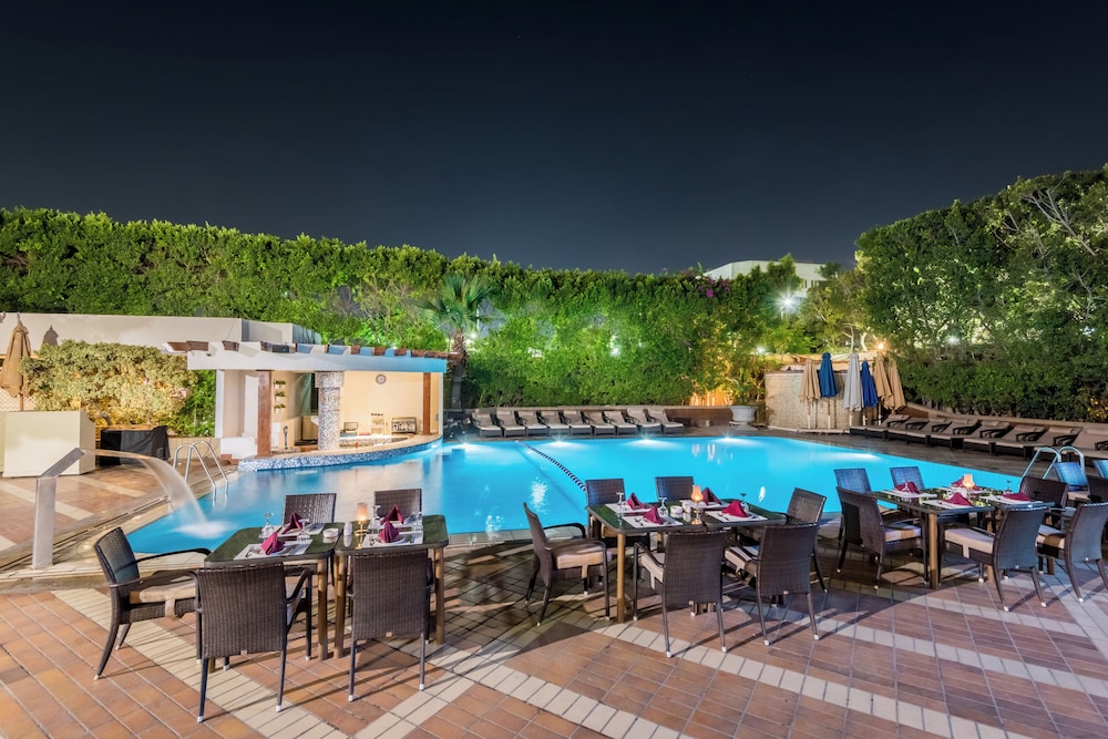 Sonesta Hotel Tower & Casino Cairo — Swimming pool in Cairo, Cairo